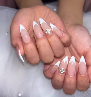 ネイル 𝐁𝐞𝐥𝐥 𝐦𝐞のネイルデザイン