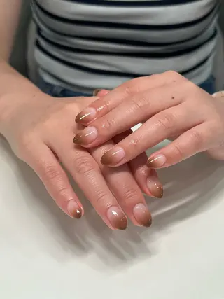 ネイル SHIORI🐈⬛ 韓国⌇ワンホンネイルのネイルデザイン