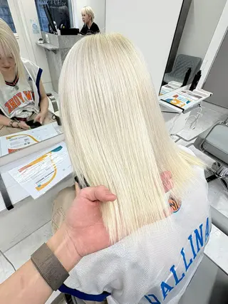 ミディアム カラー 【きらめき屋さん🎀 ハイトーン大和🎀】のヘアスタイル