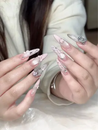 ネイル 🎀Aura. Yurachanのネイルデザイン