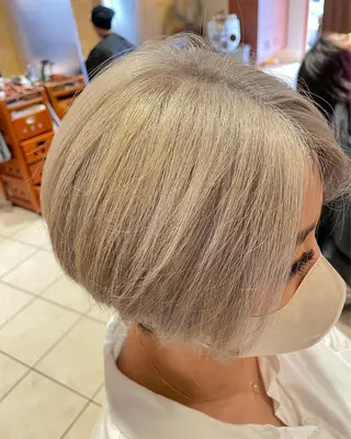 ショート カラー NINE+/代表 ブリーチ特化型サロンのヘアスタイル