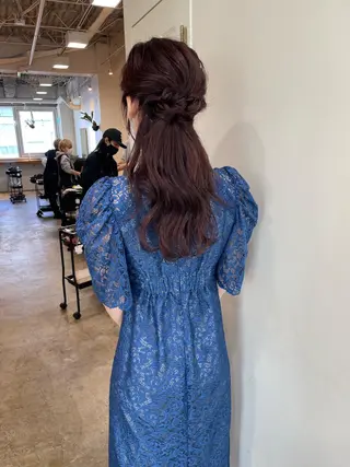 ロング ヘアアレンジ MIOベージュカラー 柔らかいカラーのヘアスタイル