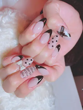 ネイル Whity kiriのネイルデザイン
