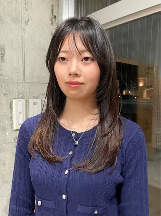 ロング chisato☁️ カットカラーモデルのヘアスタイル