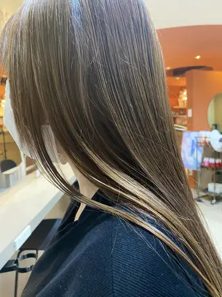ロング 艶髪　透明感カラー 田中伶奈のヘアスタイル