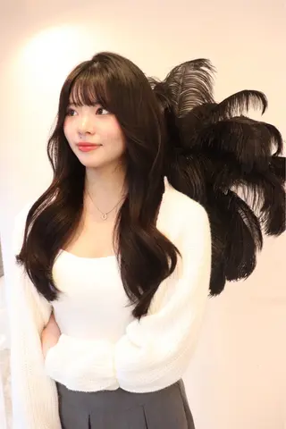 ロング ヘアアレンジ ユウナ ︎︎ MIRRORのマツエク・マツパデザイン