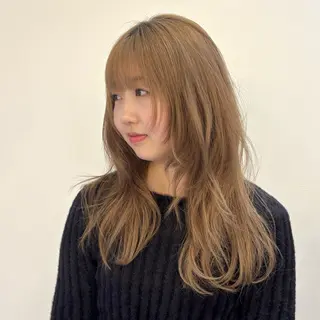 ロング 津上 恵美のヘアスタイル