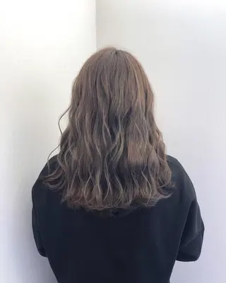 セミロング カラー 白井 つづりのヘアスタイル