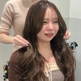 ロング 盛れる透明感カラー momokaのヘアスタイル