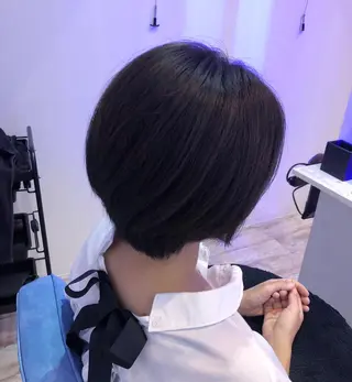 ショート カラー 白井 つづりのヘアスタイル