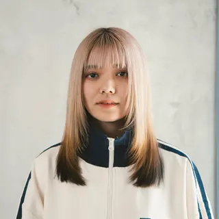 セミロング カラー 本田 茜のヘアスタイル