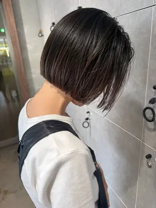 ショート 🤍透明感カラー🤍 三浦瑠璃のヘアスタイル