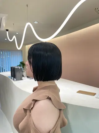 ショート 中村拓磨 明るい白髪染めのヘアスタイル