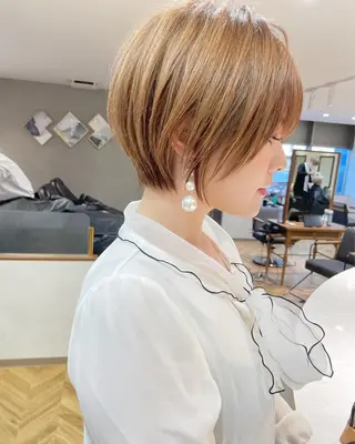 ショート カラー Aster 店長 れおんのヘアスタイル