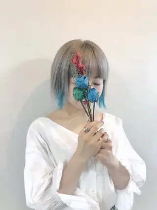 ショート カラー パーマ ヘアアレンジ 推し活専用 【派手髪】飯野ゆかりのヘアスタイル