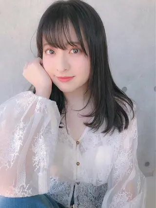 セミロング 抜け感レイヤー︴ ニュアンスカラーのヘアスタイル