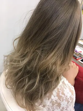 セミロング カラー 髪質改善 中川 翔のヘアスタイル
