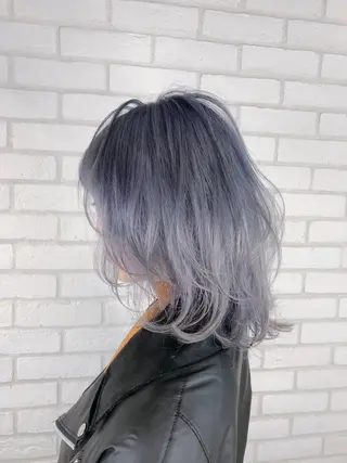 ミディアム カラー 小島 侑衣のヘアスタイル