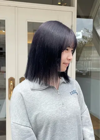 ミディアム moe🥣ﾚｲﾔｰ ｶｯﾄ/透明感ｶﾗｰのヘアスタイル