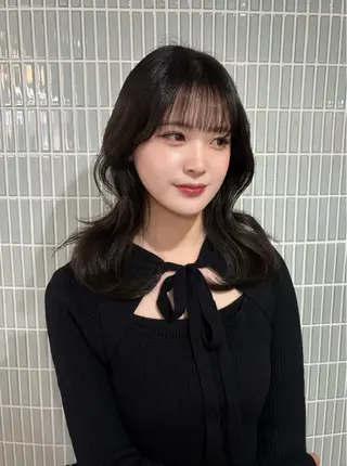 セミロング カラー 友田 那都のヘアスタイル