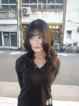 セミロング SLASHスラッシュ 片野さくらのヘアスタイル