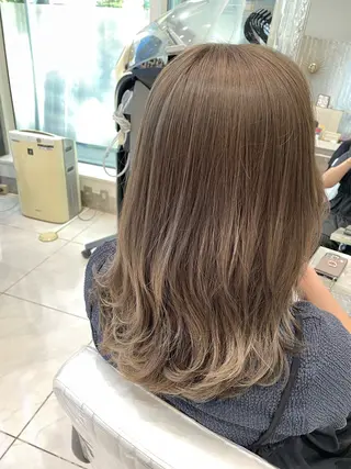 ミディアム カラー トップスタイリスト 石川みやびのヘアスタイル