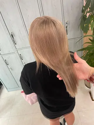 セミロング カラー 町田ブリーチ特化 MANATOのヘアスタイル