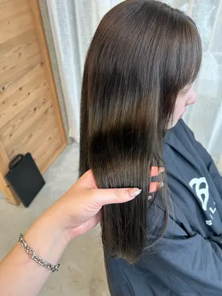 ロング SiLO Yukinaのヘアスタイル