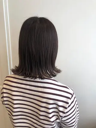 ショート カラー MIOベージュカラー 柔らかいカラーのヘアスタイル