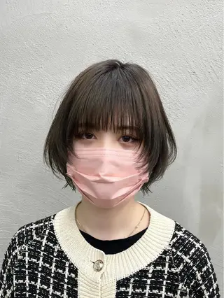 ミディアム イツク ⚡️ ルーツ/ハイトーンのヘアスタイル
