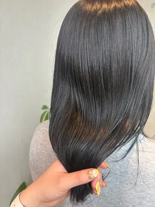 ミディアム カラー 秋吉 結愛のヘアスタイル