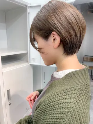 ショート カラー ✨ブリーチなし透明感 池袋 水野のヘアスタイル