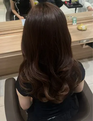 ロング 岩本 明呼のヘアスタイル