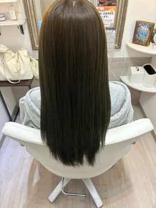 ロング カラー ✨透明感カラー✨ ☘️くすみカラー☘️のヘアスタイル