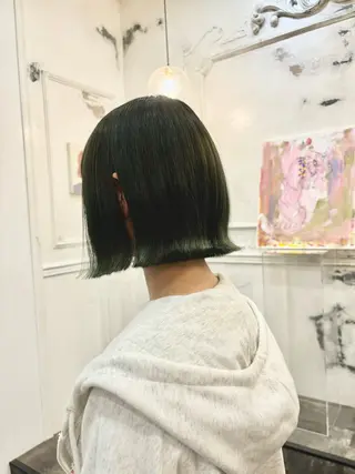 ショート ボブ・カラー 琴音のヘアスタイル