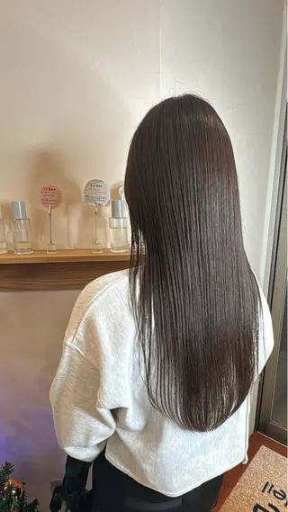 ロング カラー 根本 奈緒のヘアスタイル