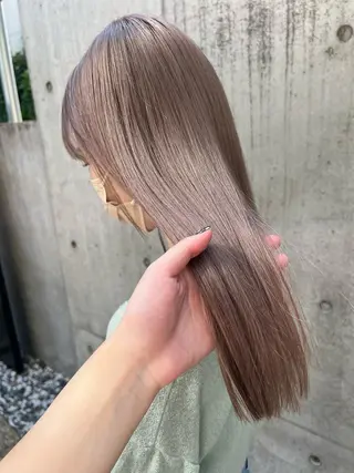 セミロング カラー wakana/ 柔らかベージュカラーのヘアスタイル