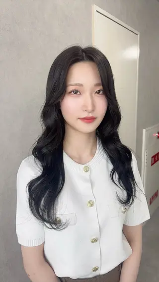 ロング カラー 赤み無し柔らかカラー 【梅田】madokaのヘアスタイル