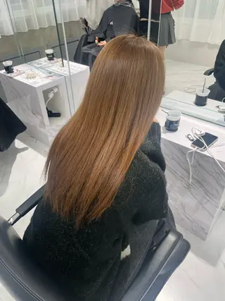 ロング カラー yuzuna ハイトーン 天神のヘアスタイル