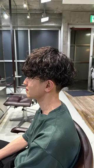 パーマ メンズ fifth原宿 宮部蓮のヘアスタイル