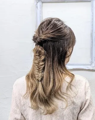 セミロング ヘアアレンジ HIKARI@ Ruheplatzのヘアスタイル