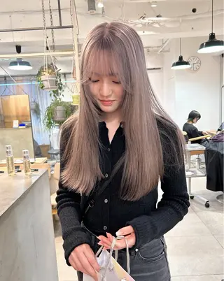 ロング カラー ハイトーンボブ 前田 表参道　グレージュのヘアスタイル