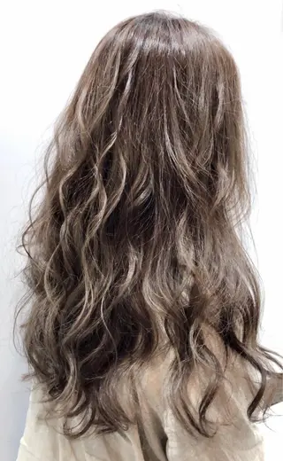 セミロング 髪質改善 ami byAbsoのヘアスタイル