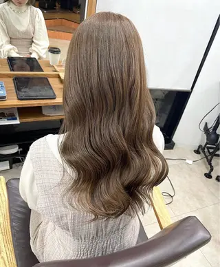 ロング _WHITE 佐伯 碧のヘアスタイル