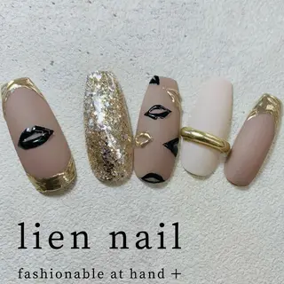 セミロング Queen nailのネイルデザイン