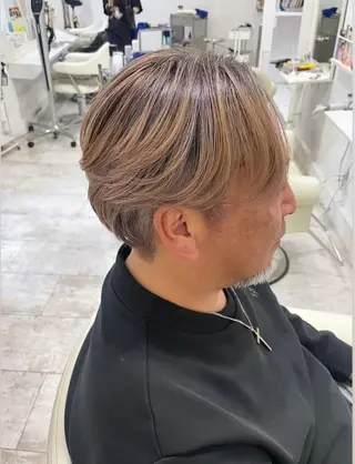 カラー メンズ miku🌿‬ メンズバレイヤージュのヘアスタイル