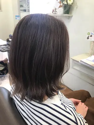 ミディアム 澤田 彩香のヘアスタイル