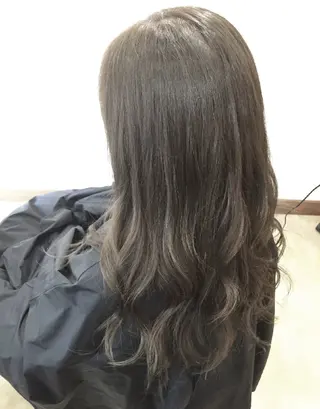 ロング カラー 齋藤 真理子のヘアスタイル