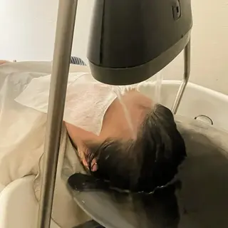 ショート カラー パーマ 痛くないシミ取り 【荻窪】石橋のエステ・リラクイメージ