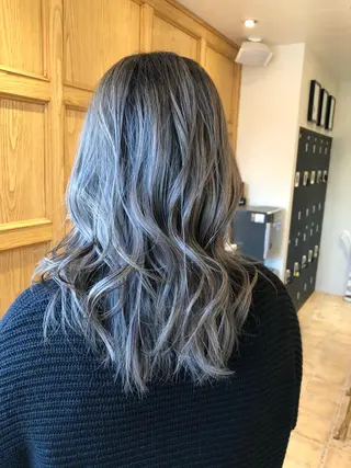 セミロング カラー 髪質改善⭐️透明感 カラーノグチショウタのヘアスタイル